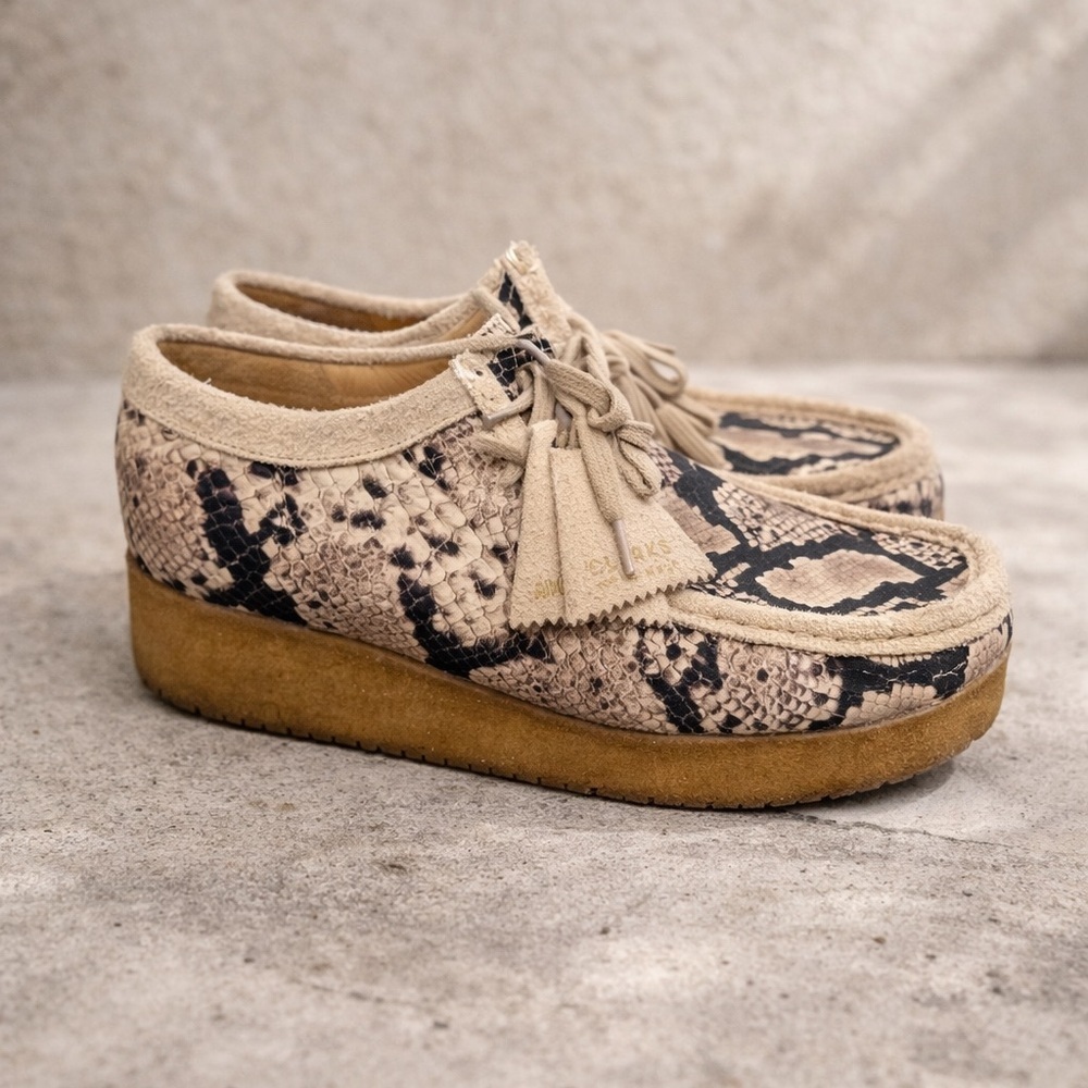 Clarks Originals Wallabee
Aime Leon Dore Snakeskin Tan size 10.5 EUC